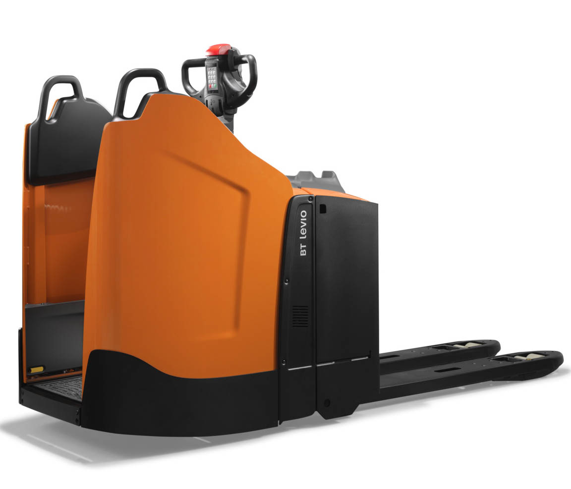 Transpaleta eléctrica con plataforma Toyota BT Levio con protectores laterales